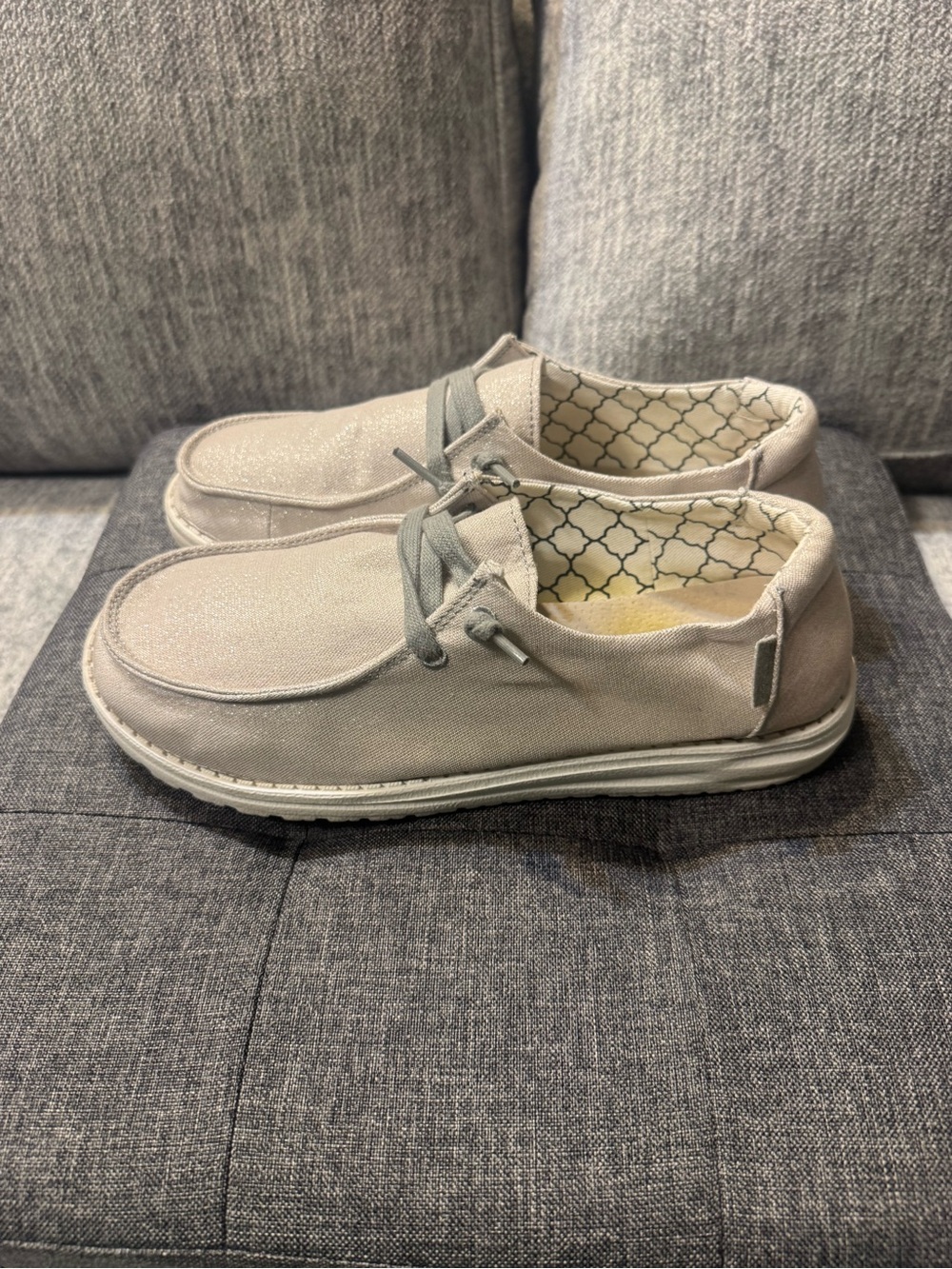 Hey Dude Women’s Size 9 Casual Shoes – Tan/Gray Laces